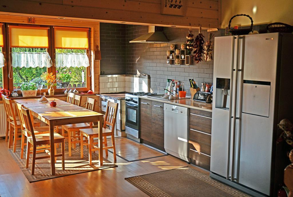 Willa Karolinka Stroza - Pet Friendly Myslenice Ngoại thất bức ảnh