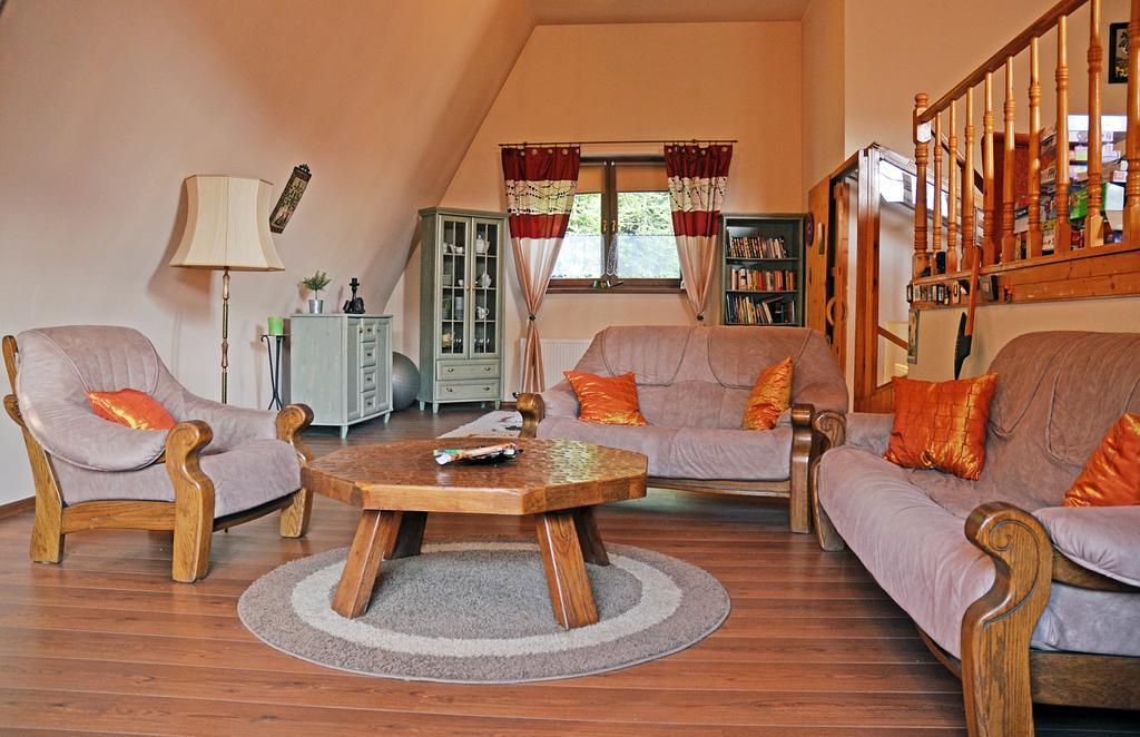 Willa Karolinka Stroza - Pet Friendly Myslenice Ngoại thất bức ảnh
